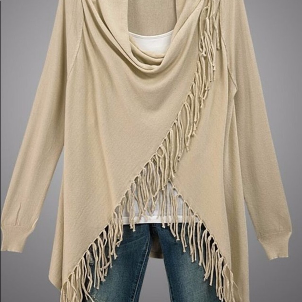 💕soft💕 PINK Fringe cardigan.